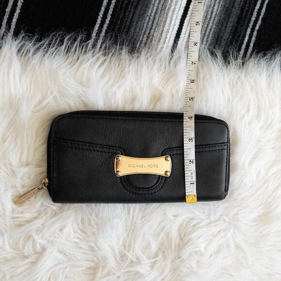 MICHAEL KORS SARATOGA CONTINENTAL ZIP AROUND WALLET - Picture 6 of 14